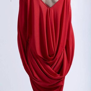 Red Cocktail Midi Dress with Extravagant Back Detail, Elegant Women&#39;s Formal Gown, Festive Bridesmaid Dress, Sexy Evening Attire, Party Wear