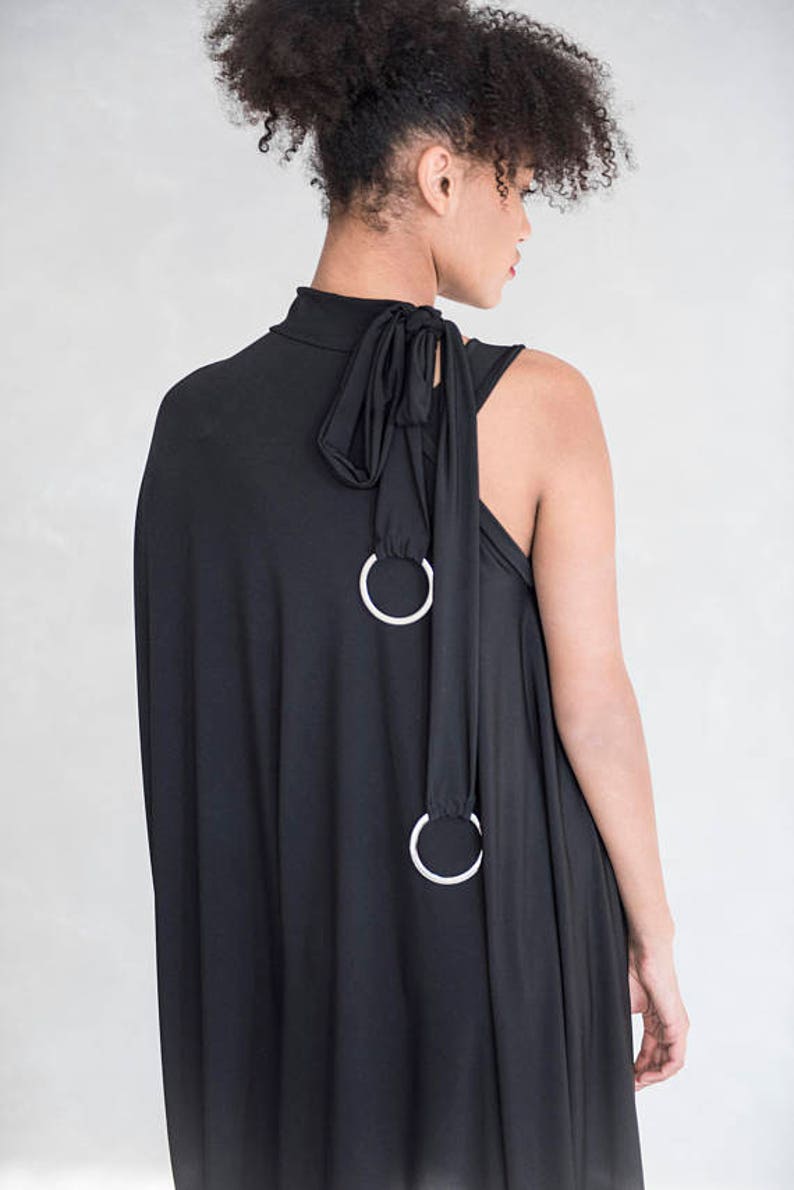 Avantgarde schwarzes Kleid, Goddess Kleid, Maxi One-Shoulder-Kleid, einzigartige futuristische Kleidung, schulterfrei, drapieren Detail, Goth Loses Kleid Bild 5