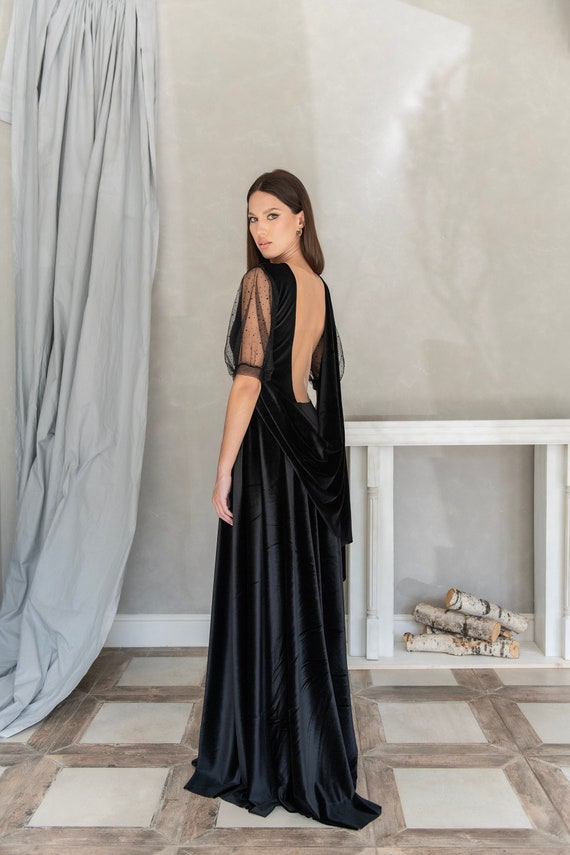black velvet open back dress Black Velvet Open Back Party Dress By Gunne Sax THE VAULT COLLECTIVE & ELSWHEN ELSEWEAR