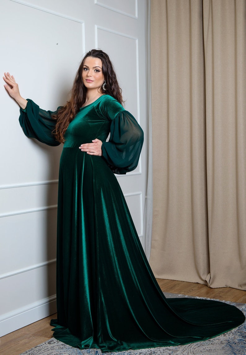 Emerald Green Velvet Ren Faire Dress, Maxi Renaissance Dress, Medieval Dress, Ren Faire Costume, Velvet Dress with Train, Maternity Gown image 2