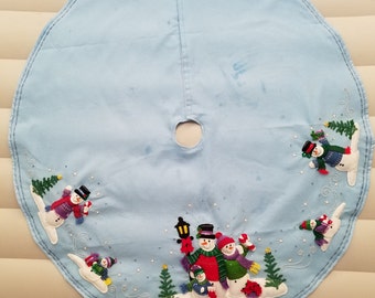 Bucillaboomrok | Snow Family-boomrok 43" | Afgewerkte bucilla-boomrok | Snow Family # 84404 | Geborduurde boomrok