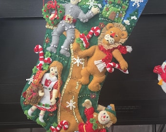 Handgemaakte vilten kerstsok Christmas at Oz Gepersonaliseerde Bucilla