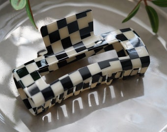 checkered jumbo hair claw