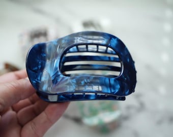Flat round hair clip blue