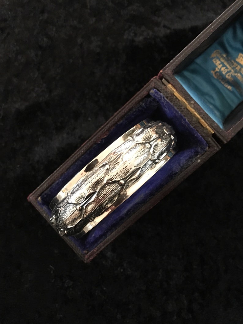 Whiting and Davis Silver Bracelet Hinged Clamp Repousse Bangle Vintage Jewelry Hallmarked Silver Tone Collectable Brand Gift for Her