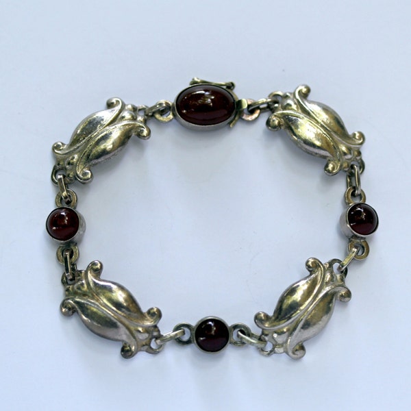 Carnelian and Sterling Silver Link Bracelet