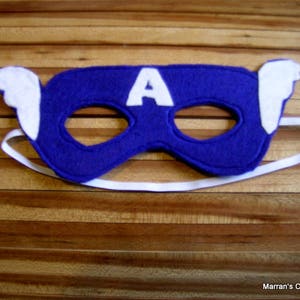 Kids felt Superhero mask, birthday party favors, set of for masks.
