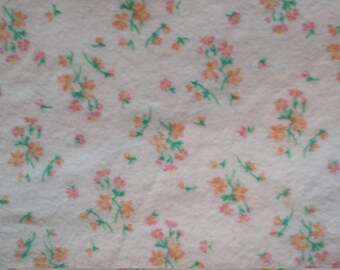 Sold by the Yard CottonPoly Blend Vintage Daisy Floral Printed Flannel