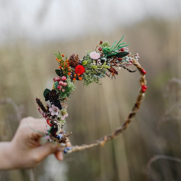 Couronne de cheveux de fleur boise Couronne de cheveux nuptiale Couronne de mariage Garde des cônes de pin couronne de cheveux Fleurs cheveux Source d’inspiration Magaela