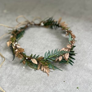 Greenery ferns wedding hair crown Bronze wedding flower wreath Woodland wedding Fairy hair crown Bride to be Golden and green crown Magaela