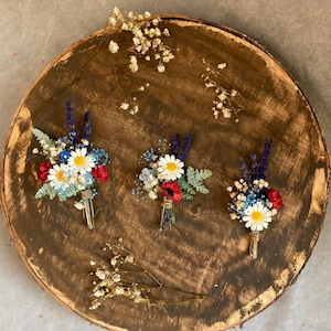 Folk flower boutonnieres Meadow wedding buttonhole Bestman Groom corsage Jacket lapel Flower accessories Daisy and poppy boutonniere Magaela