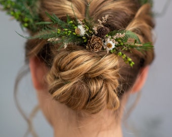 Woodland bridal hair comb Pine cones hair comb Cottagecore wedding Natural bridal comb Wedding in forest Bridal hair Flower hair comb Fern