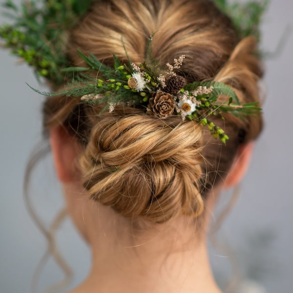 Woodland bridal hair comb Pine cones hair comb Cottagecore wedding Natural bridal comb Wedding in forest Bridal hair Flower hair comb Fern