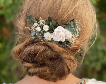 Peine de pelo verde romántico Peine de flores nupciales con rosas Peine de pelo blanco y verde Boda Boho Tocado blanco Magaela hecho a mano