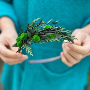 Greenery flower headband Flower hair band with pine needles Bridal hair wreath Wedding Magaela accessories Greenery Natural wedding