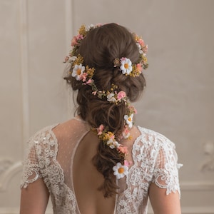 Daisy bendable bridal hair garland Wedding flower garland Meadow hair flowers Long shapeable garland Hair vine for bride Customisable