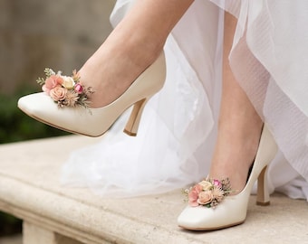 Presilhas românticas para sapatos com flores: acessórios de casamento para noivas