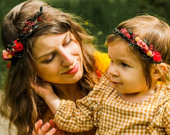 Red and green mummy and me flower crowns Set of matching crowns Family photoshoot Mother and daughter crowns Kids flower wreath Magaela