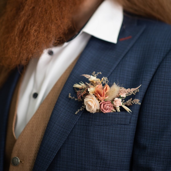 Romantic pocket boutonniere with roses Rustic flower groom's corsage Wedding accessories Lapel Customisable wedding boutonnieres Magaela