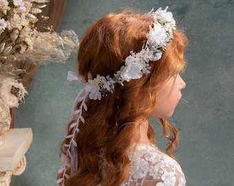 Holy communion hair wreath with veil White flower hair wreath for girl First holy communion Flower girl Floral headpiece Bridesmaid Magaela
