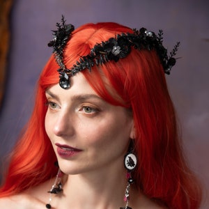 Halloween tiara Black and silver tiara Fairy hair crown Elf crown Fantasy crown Gothic wedding Bridal flower crown  Magaela Black wedding