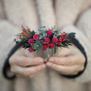 Winter hair comb with frozen berries Christmas woodland comb Wedding flower comb Bridal accessories Hair jewellery Winter wedding Magaela