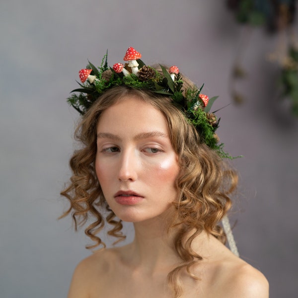 Mushrooms flower half wreath Woodland wreath Headpiece with red mushrooms Fairytale wreath Flower half crown Forest crown with mushrooms