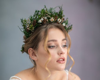 Couronne nuptiale boisée Mariage en forêt Couronne nuptiale naturelle Couronne de pomme de pin Mariage d’hiver Mariage naturel Mariage rustique Cheveux de mariée