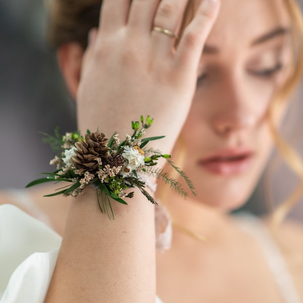 Bridal jewellery Bridal bracelet Flower bracelet Rustic wedding Woodland wedding Pine cone Fairy design Needles Bridesmaid bracelet Magaela