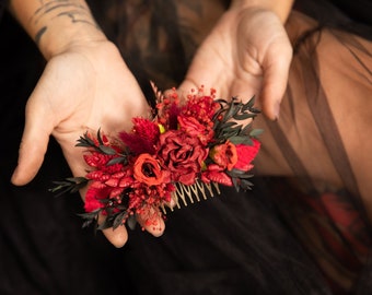 Red flower hair comb Bridal flower comb Christmas hair comb Wedding accessories Red roses hair clip Headpiece Bride to be Xmas party Magaela