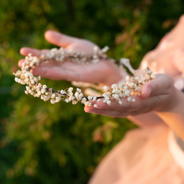 Couronne de fleurs gypsophiles Couronne de cheveux de mariée naturelle Couronne gypsophile préservée Accessoires de mariage Couronne pour la mariée Magaela Flower vine