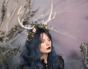 Halloween crown with deer antlers Black flower crown Horns crown Samhain Headband Ivory antlers Bride Photo shoot Wedding Headpiece Woodland