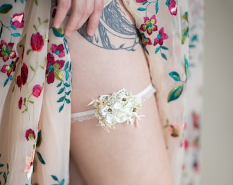 White flower garter Bridal accessories Wax flowers Wedding garter Toss garter Magaela Customisable Elastic lace Bride to be Handmade