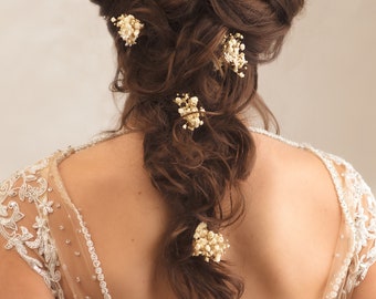 Ivory Baby's Breath Hairpins: Preserved Flower Bridal Accessories