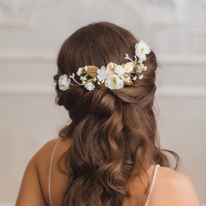 White bridal vine Shapable hair comb Bridal accessories Ivory flower comb Wedding hair comb Gold flexible hair vine Bendable bridal heapiece