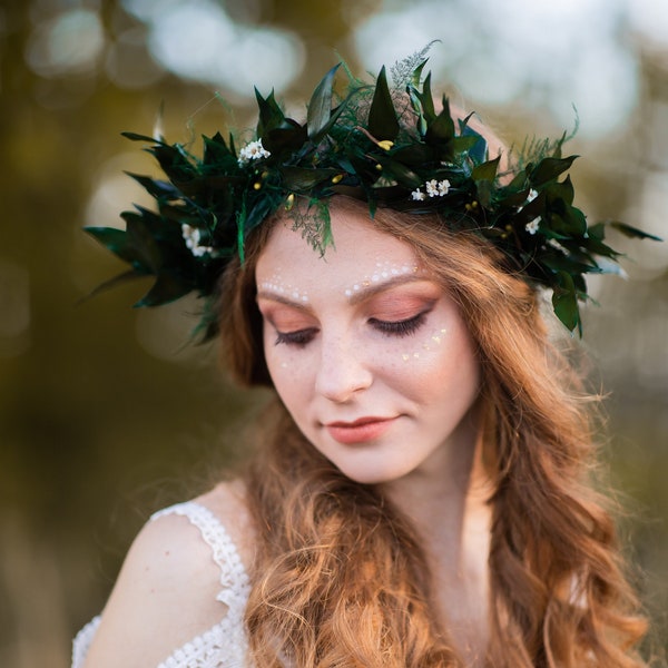 Greenery hair wreath, Wild looking boho crown, Bridal leaf crown, Green flower crown, Wedding halo, Hair flowers, Woodland wedding, Magaela