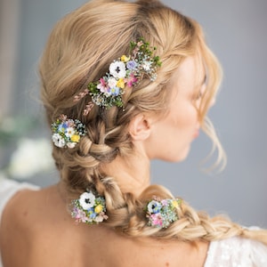 Meadow flower hair comb and hairpins Set of meadow hair accessories Anemone wedding hair pins Spring Bridal headpiece Forget me nots Magaela