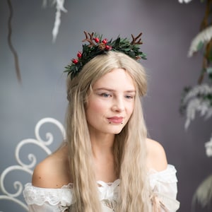 Christmas flower headband with antlers Woodland Reindeer headpiece Elk hairband Winter wedding crown Winter photoshoot Christmas party