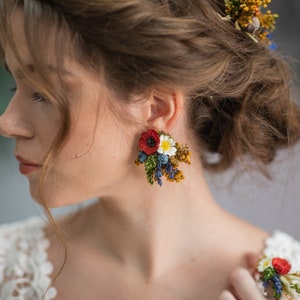 Folk wedding earrings Bridal meadow earrings Poppy and daisy earrings Small flower earrings Wildflowers jewellery Bride to be Magaela