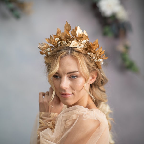 Golden wedding hair crown with pearls Elegant flower hair tiara for bride Golden leaves queen crown Fall Bride to be Halloween crown Magaela