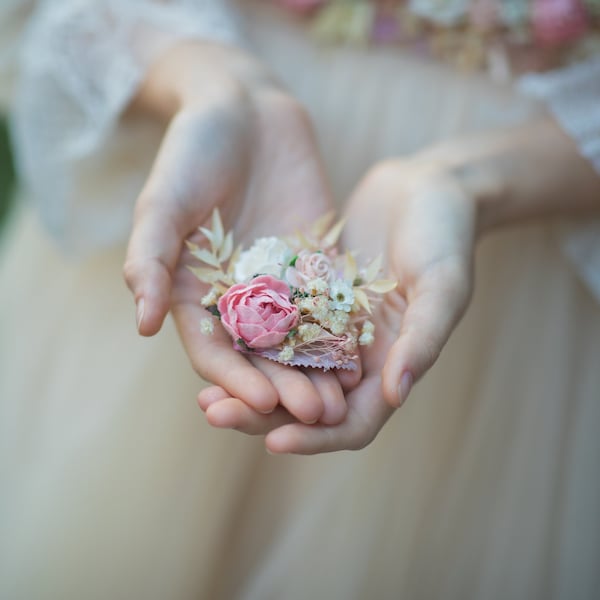 Romantic flower brooch Blush and ivory brooch Wedding accessories Cream flower brooch for mother Bridal jewellery Handmade jewellery