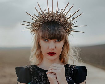 Gold halo crown Met gala flower crown with bees Wedding golden spiked crown Sun ray crown Sunburst hair crown Halo photoshoot crown Magaela