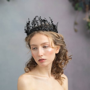 Black flower crown Black bridal crown Gothic wedding Gothic bridal crown Elegant crown Magaela accessories Wedding Halloween crown Handmade