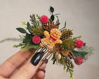 Gingerbread Man Christmas Hair Comb | Red Berries