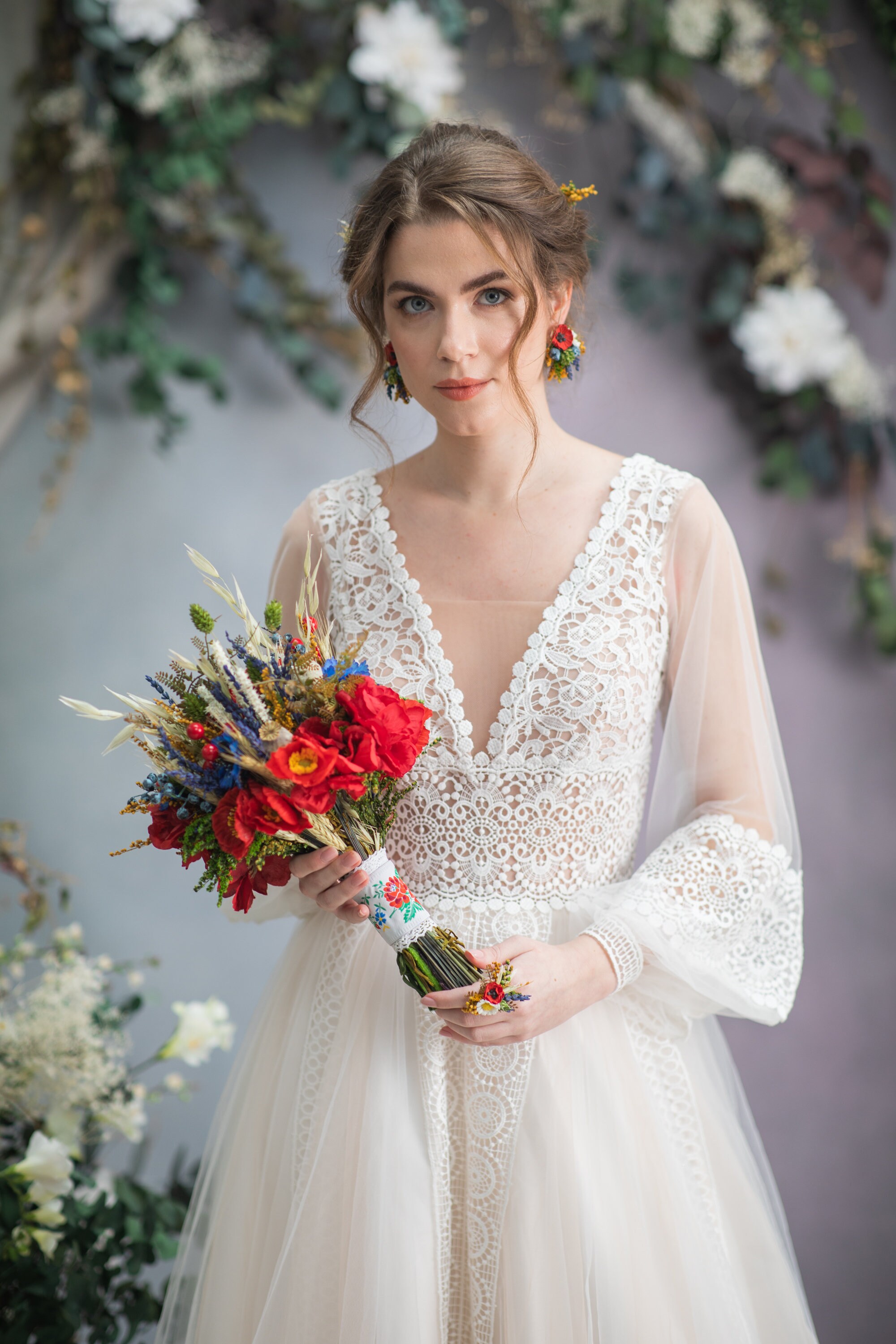 【大判希少本】A Treasury of Bridal Bouquet Folk Wedding Bouquet: Red Poppy, Cornflower, and Daisy Bridal