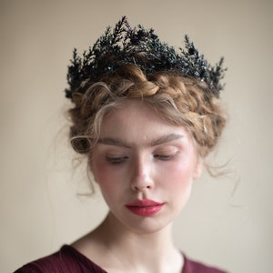 Gothic wedding crown Black flower headpiece Black wedding Evil queen crown Halloween crown Mean queen crown Gothic accessories Magaela image 4