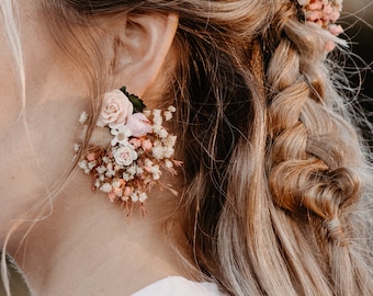 Boucles d'oreilles fleurs romantiques Boucles d'oreilles mariage Blush Pink Bijoux de mariée Bijoux fleurs personnalisables Magaela Accessoires de mariée Bride to be