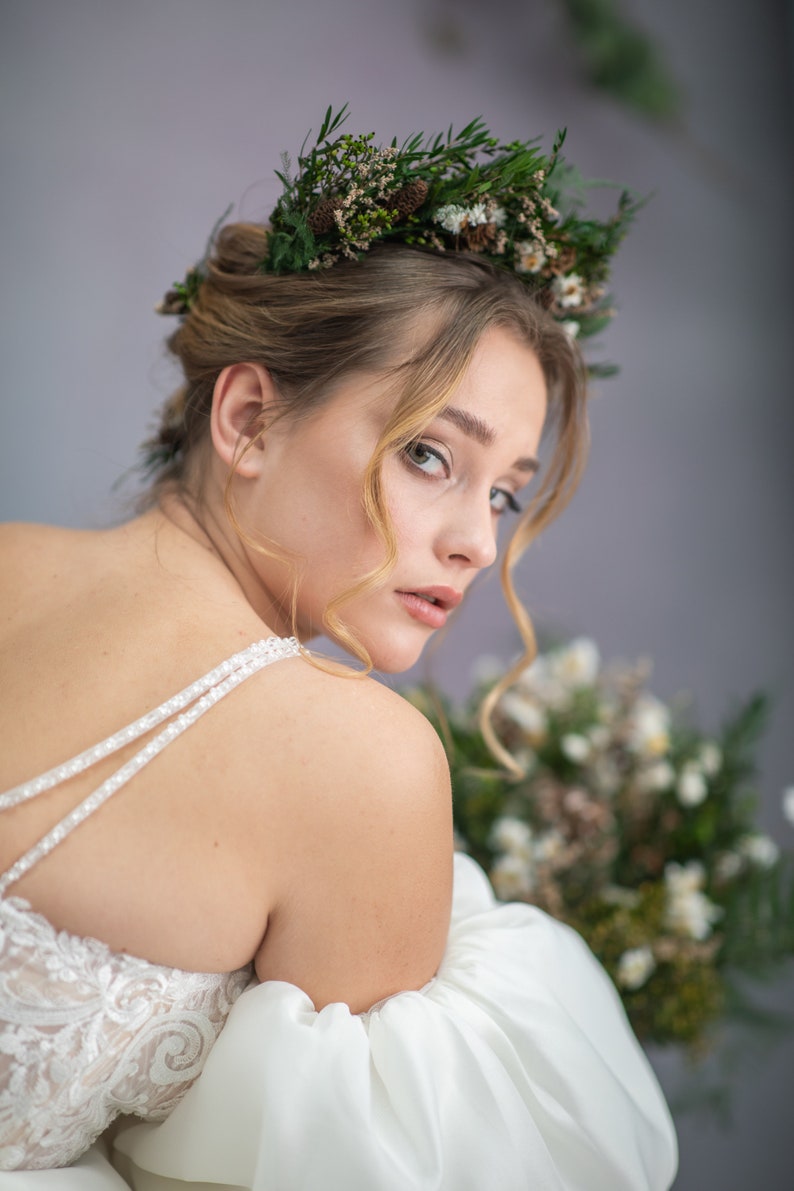 Woodland bridal crown Wedding in forest Natural bridal crown Pine cone crown Winter wedding Natural wedding Rustic wedding Bridal hair image 9