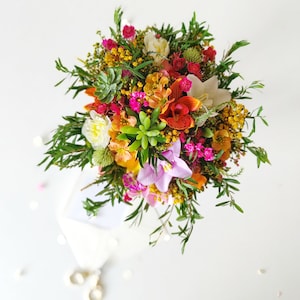 Colorful bridal bouquet Tropical flowers Summer wedding Beach wedding Aloha Hawaii style Succulents Tropical bridal bouquet Pink Orange