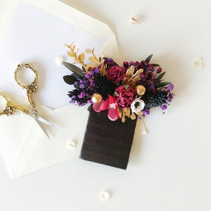 Burgundy flower boutonniere Dark pink wedding corsage for groom Black Gothic wedding Dark red buttonhole Pocket corsage Magenta flowers